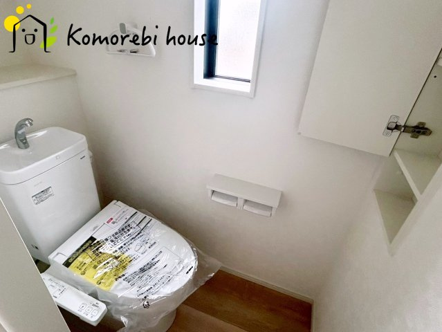 さいたま市西区宝来第1　新築一戸建て　クレイドルガーデン　03のトイレ|コンパクトで使いやすいトイレです