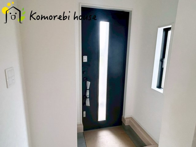 さいたま市西区宝来第1　新築一戸建て　クレイドルガーデン　03の玄関|きれいな玄関です
