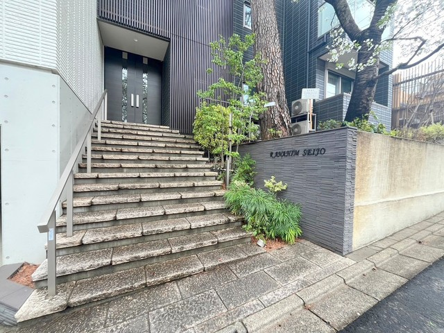 ＲＡＮＡＮＩＭ　ＳＥＩＪＯのエントランス