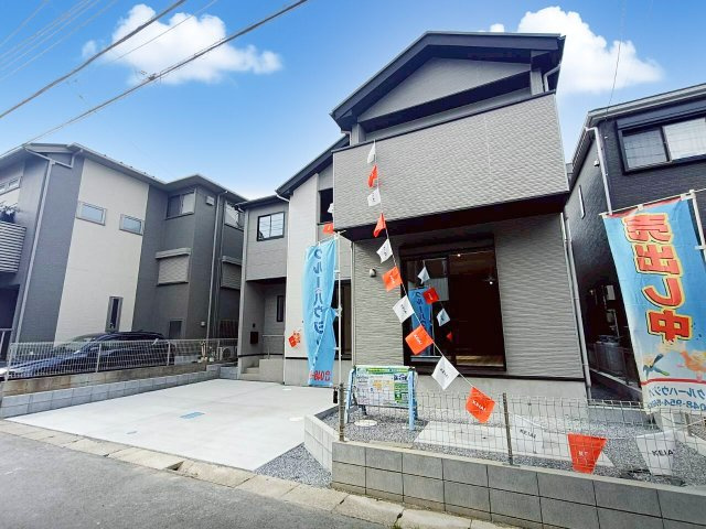 三郷市　後谷　新築戸建　全1棟の外観|街並みに溶け込みながらも、個性が光るデザイン。我が家の愛着がわく佇まいです。