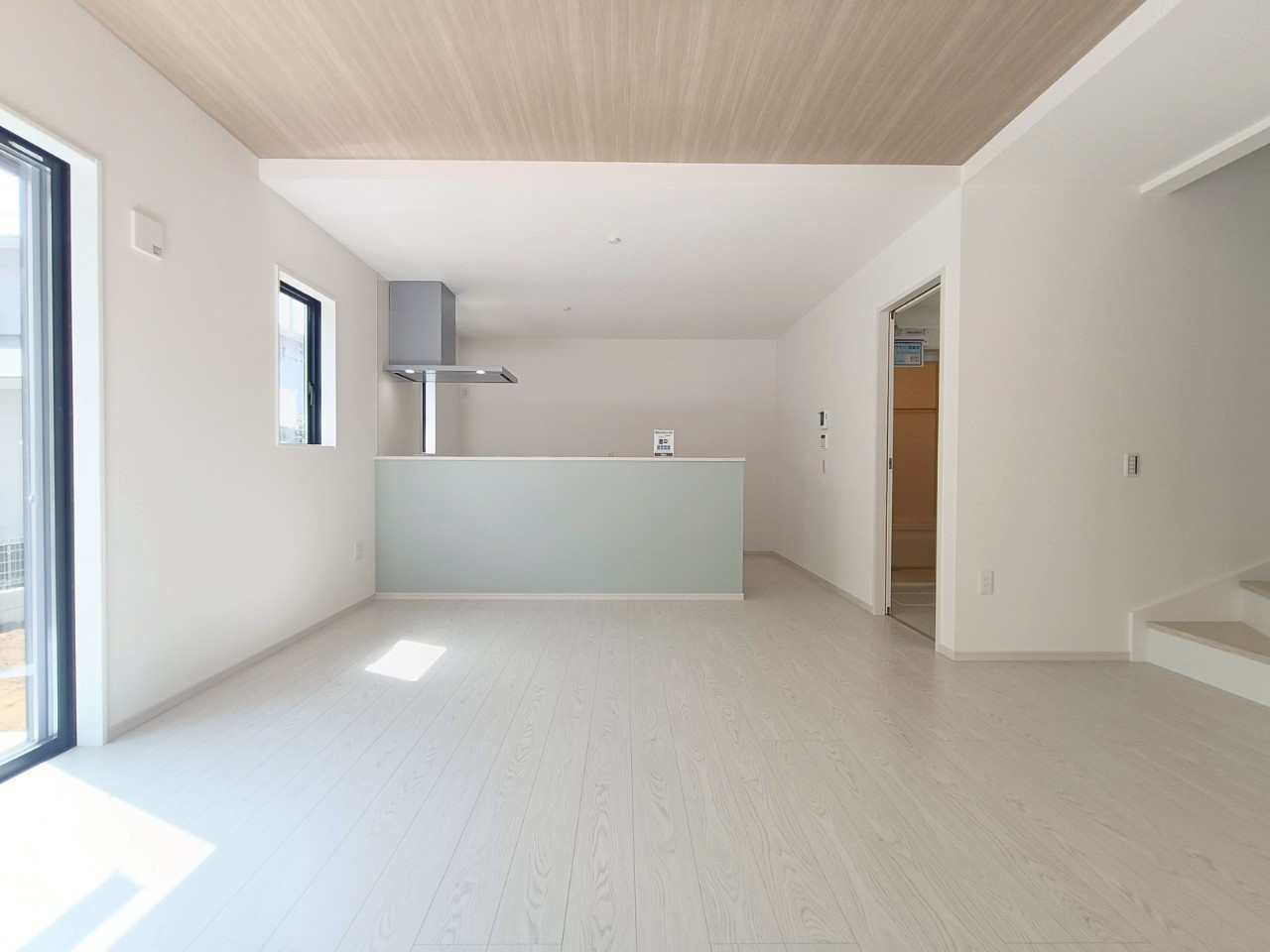 三郷市　後谷　新築戸建　全1棟の居間・リビング|施工例です