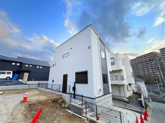 【前面道路含む現地写真】 | 前面道路含む現地写真です