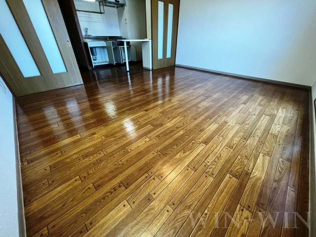 エクシード松山の居間・リビング