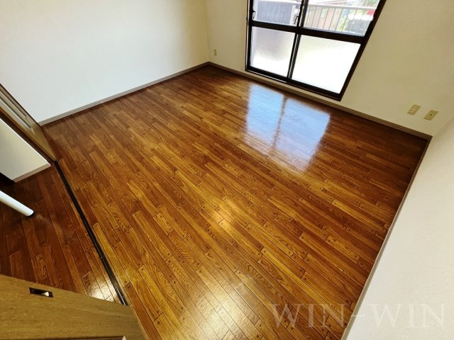 エクシード松山の居間・リビング