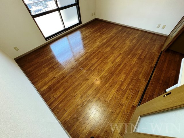 エクシード松山の居間・リビング