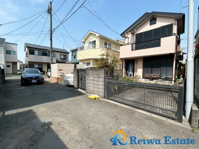 中古戸建　茅ヶ崎市浜竹1丁目の前面道路含む現地写真