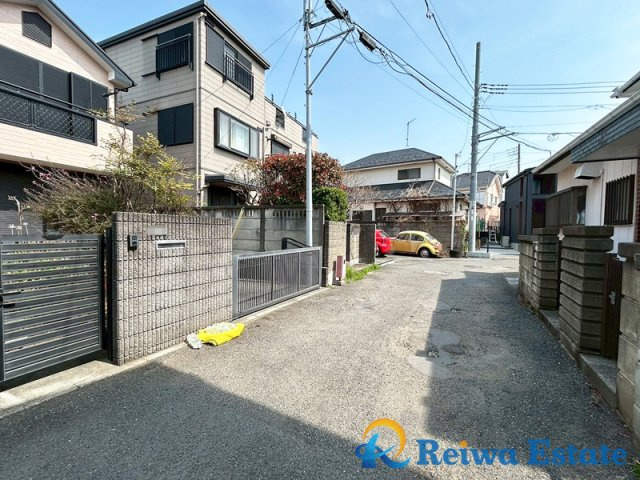 中古戸建　茅ヶ崎市浜竹1丁目の前面道路含む現地写真