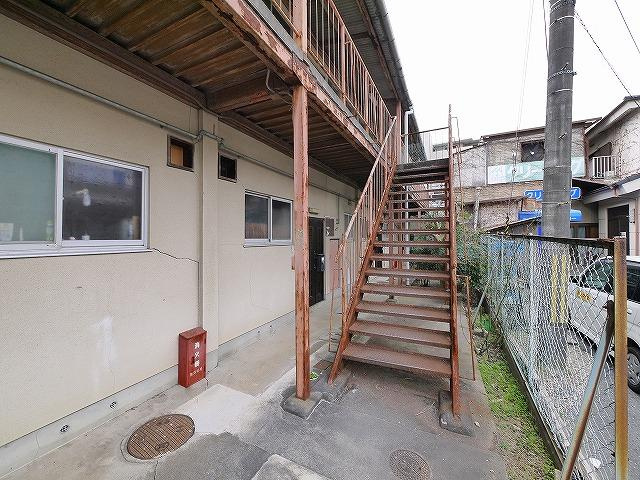 さわらび荘のその他共用部分|落ち着いたエントランスです