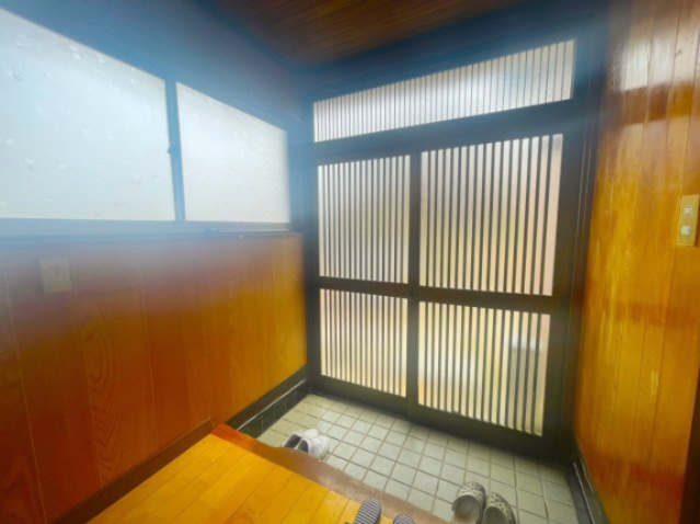 久喜市島川　中古住宅の玄関