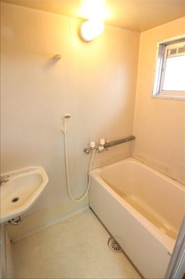 【浴室】 | 池田ハイツ | 浴室は換気できる窓が付いてます★