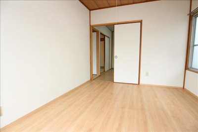 【内装】 | 池田ハイツ | テラスがあり日当たり良好です☆