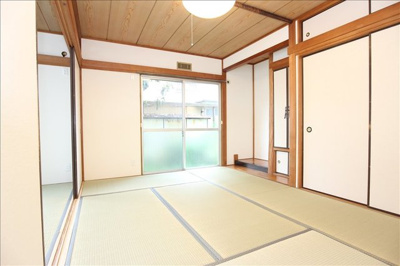 【居間・リビング】 | 池田ハイツ | 6帖の和室★畳のお部屋でゆっくりお寛ぎ下さい。