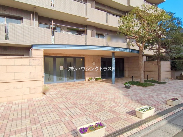 仲介手数料無料　ユアコート所沢壱番館のエントランス