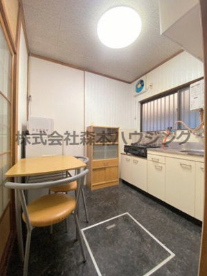 【居間・リビング】 | 　上島町39-15テラスハウス | ゆったりとしたキッチンスペースです