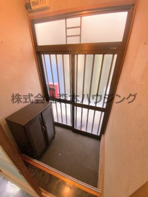 【玄関】 | 　上島町39-15テラスハウス | ゆったりとした玄関です