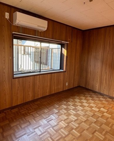 久留米市山川町の一戸建ての洋室