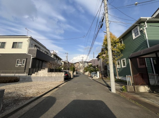 【前面道路含む現地写真】