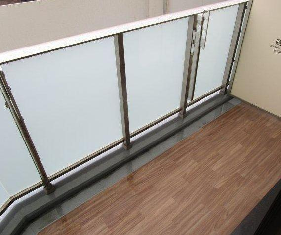 ＩＢＩＳ市ヶ谷のバルコニー