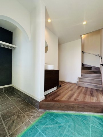 藤沢市藤が岡3丁目　新築一戸建て　全2棟の玄関