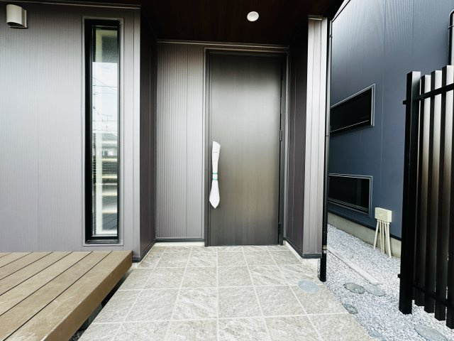 藤沢市藤が岡3丁目　新築一戸建て　全2棟の玄関