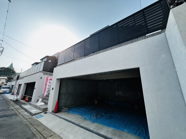 藤沢市藤が岡3丁目　新築一戸建て　全2棟の駐車場