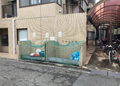 【設備】 | 共立リライアンス上野町Ｉ | 共有部分は、住民なら誰もが使える設備のこと。例えば駐車場やエレベーター、インターネット設備、セキュリティ設備などがあります。他にも、マンションの廊下・外部階段やエントランス・ゴミ置き場などがあります。