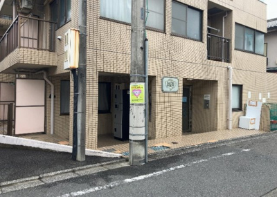 【駐車場】 | 共立リライアンス上野町Ｉ | 駐車場と明記されていても、最小スペースでつくられた駐車場だと大型車は駐車できなかったり、出入りしにくくなったりする可能性があります。お車のサイズと購入したい物件の駐車場のサイズを現地で確認しましょう。