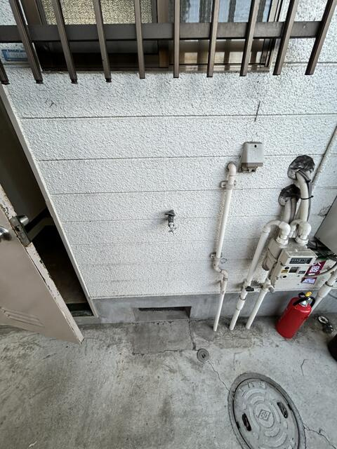 洗濯機置き場はここです。