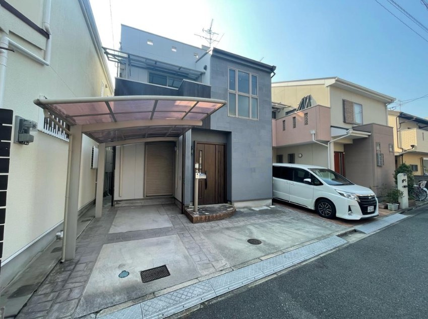 東大阪市西鴻池町　中古戸建の外観