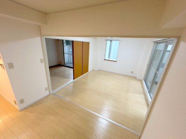 シャトルⅡの居間・リビング