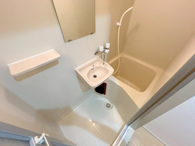 シャトルⅡの浴室