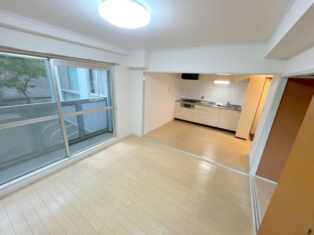 シャトルⅡの居間・リビング