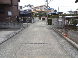 【前面道路含む現地写真】