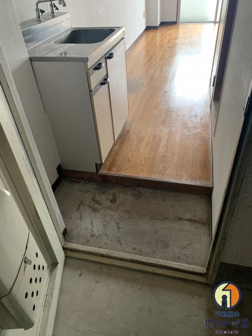 藤田マンションの玄関