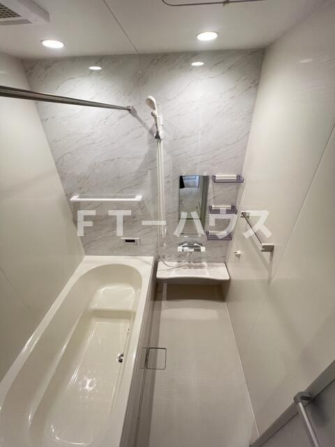 幕張町５丁目戸建ての浴室