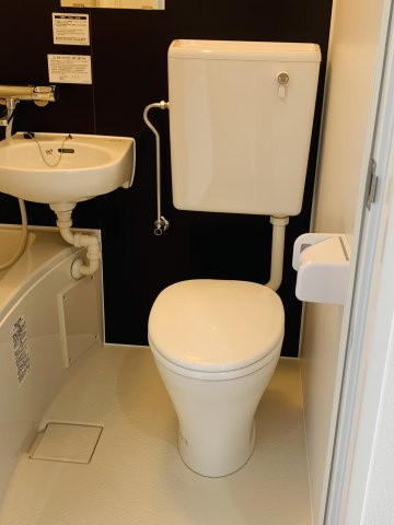 仲介手数料0円！！プレスイン名城東のトイレ