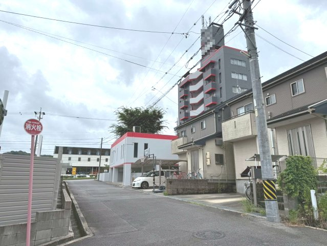 コメルスⅢの周辺
