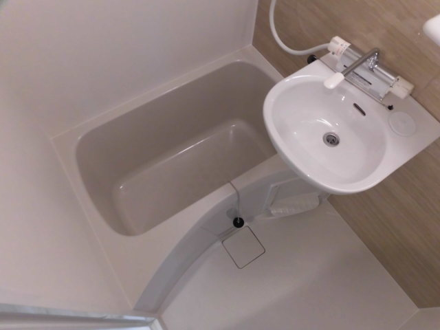 バストイレ別なので湯船で体を癒してくださいね