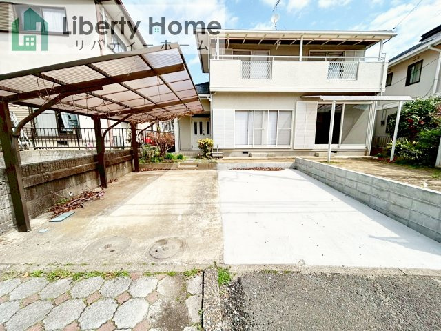 石岡市南台3丁目　中古戸建の駐車場