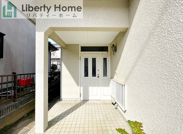 石岡市南台3丁目　中古戸建のエントランス