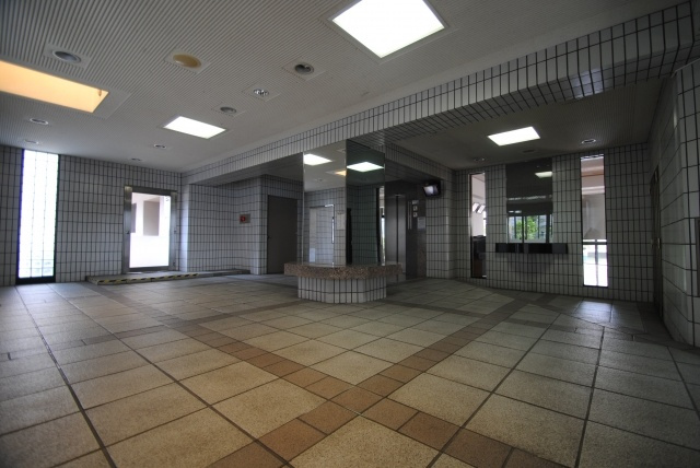 ユーハイム諏訪野リベックスのエントランス|内装イメージ：同物件別室