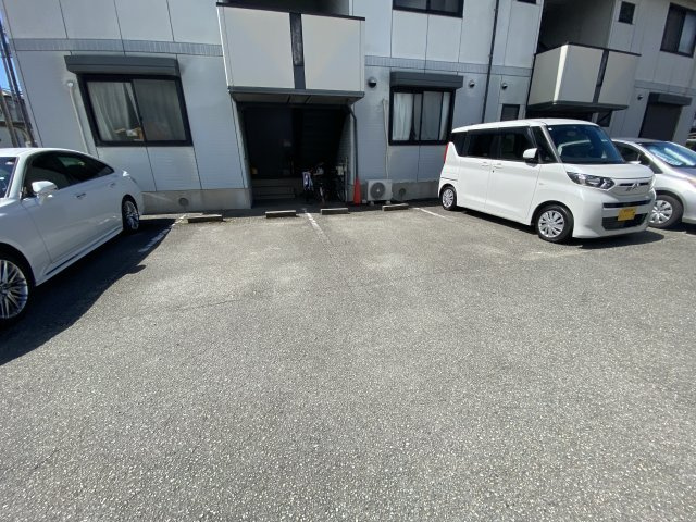 アンシャンテの駐車場