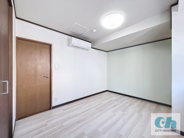 リッツ本羽田 201号室の洋室