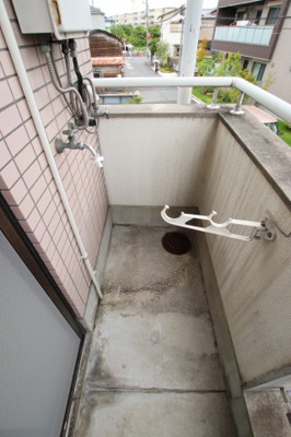 【設備】 | サンキャッスル深井 | 室外洗濯機置場