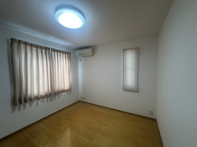 豊田市乙部ケ丘　貸戸建の居間・リビング