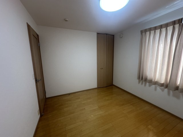 豊田市乙部ケ丘　貸戸建の居間・リビング
