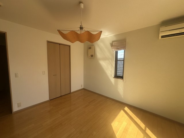 豊田市乙部ケ丘　貸戸建の居間・リビング