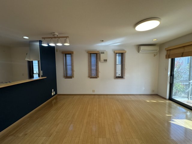 豊田市乙部ケ丘　貸戸建の居間・リビング