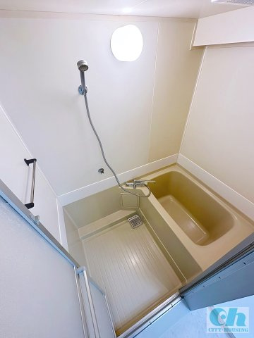 リッツ大森中央 303号室の浴室