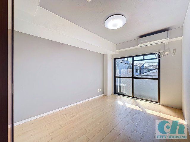 リッツ大森中央 303号室の洋室